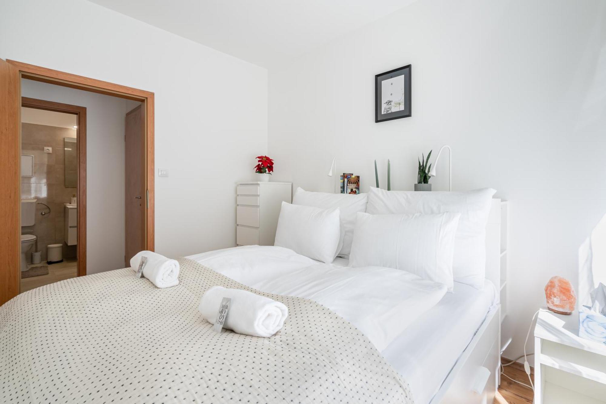Apartament Celestial Court